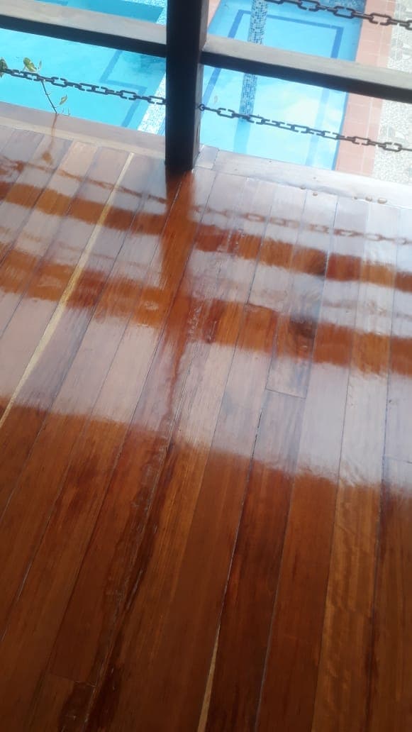 Deck con sillas de playa